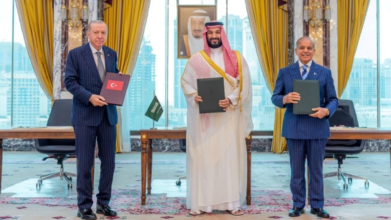 Saudi Arabia, Pakistan, Turkey Sign Joint Defense Pact Amid US-Iran Tensions