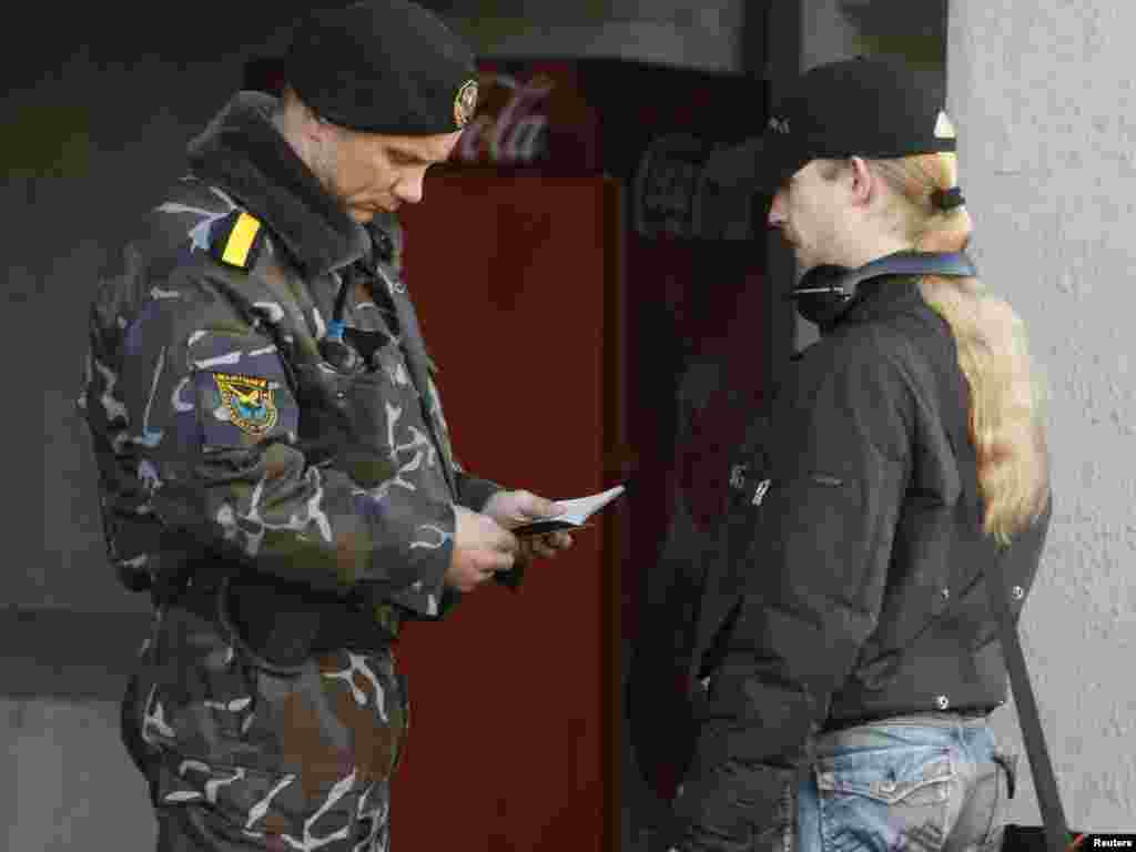 Minsk, 12.04.2011. Foto: Reuters / Vladimir Nikolsky