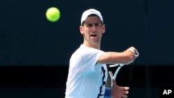 Najbolji teniser sveta Novak Đoković na treningu u Rod Laver areni u Melburnu uoči Australian opena, 11. januar 2022.