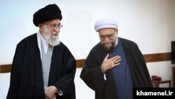 احمد مروی در کنار آیت‌الله خامنه‌ای رهبر جمهوری اسلامی