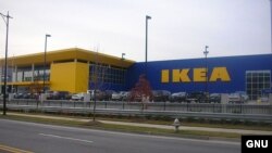 Один из мебельных салонов шведской компании IKEA 