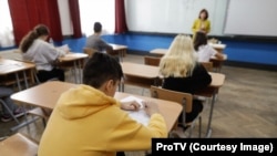 Elevii români, afectați de depresie și anxietate: Aproape jumătate se simt nesprijiniți