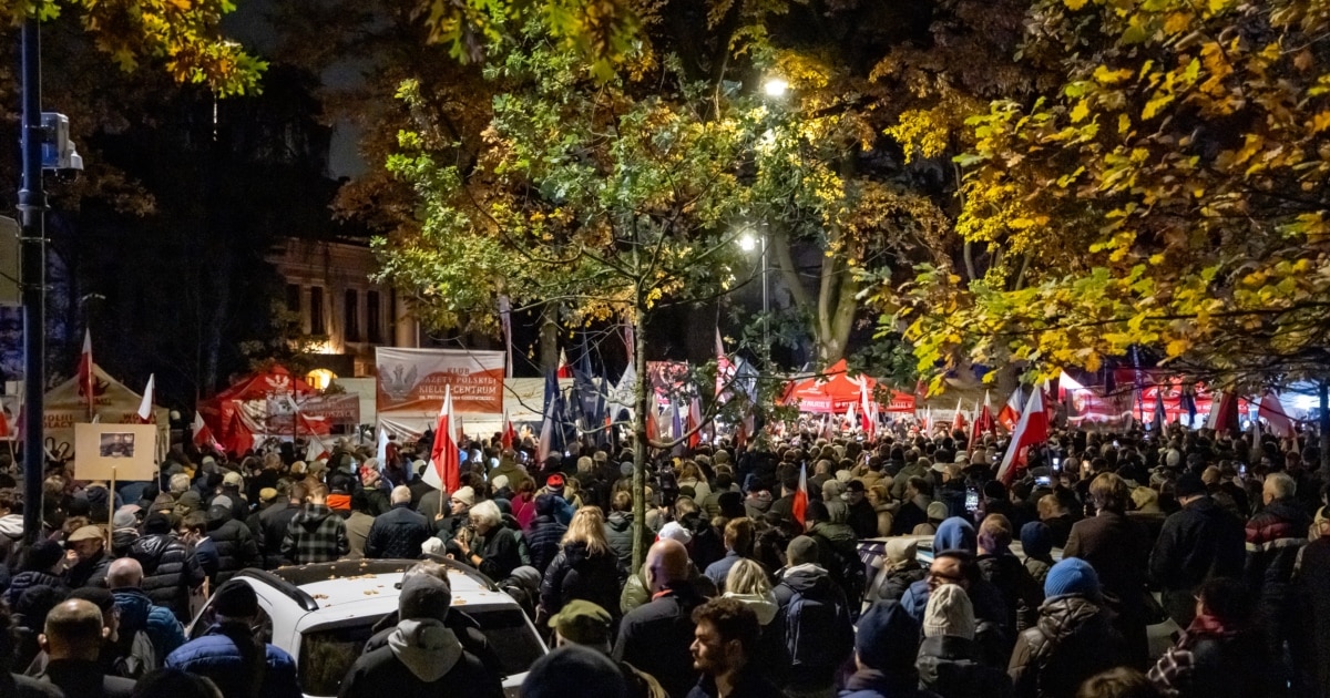 პოლონეთის პრეზიდენტი ლაპარაკობს საკონსტიტუციო ტრიბუნალის ძალადობრივ ხელში ჩაგდებაზე