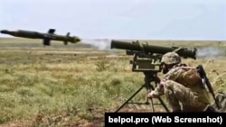 Пераносны супрацьтанкавы ракетны комплексу «Карсар» украінскай вытворчасьці. Скрын зь відэазапісу расьсьледаваньня BelPol