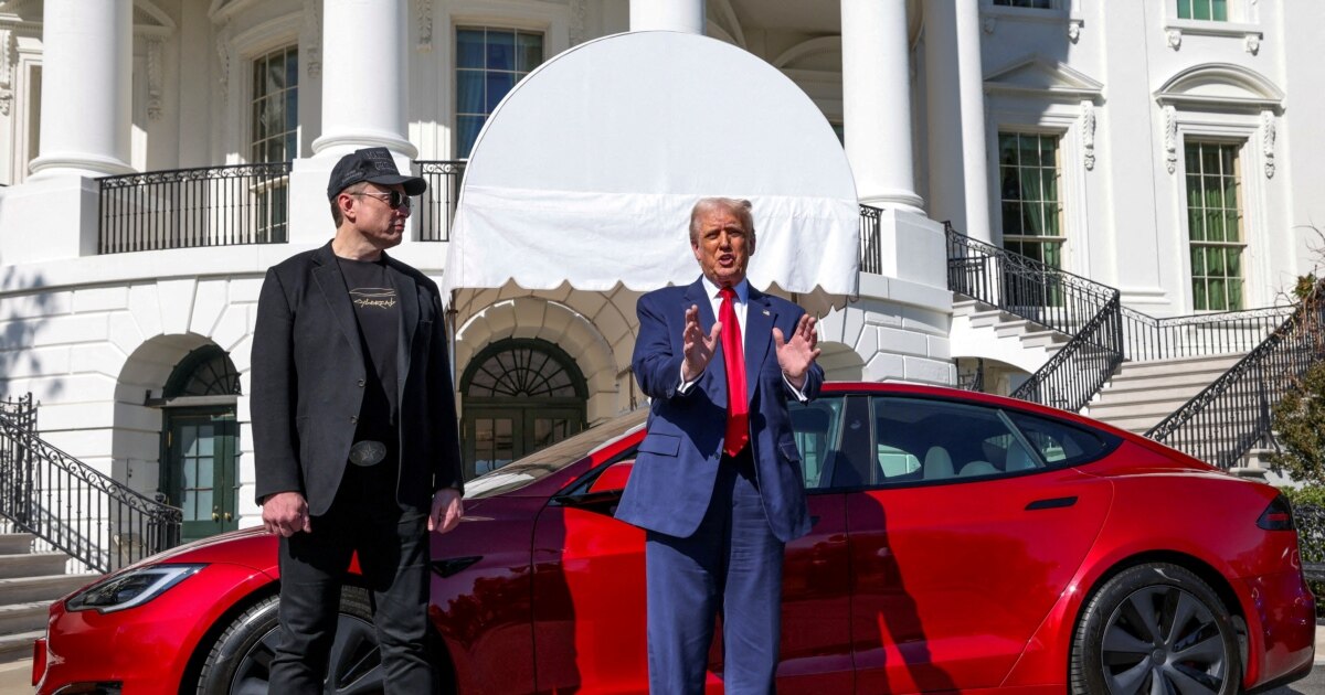 Трамп пригрозив Маску «серйозними наслідками», якщо він фінансуватиме кандидатів від демократів Трамп пригрозив Маску «серйозними наслідками», якщо він фінансуватиме кандидатів від демократів