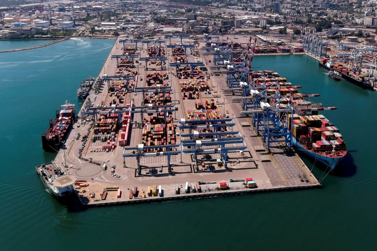 Україна заявляє, що Ізраїль отримав кілька вантажів з зерном з окупованої території. Що відомо