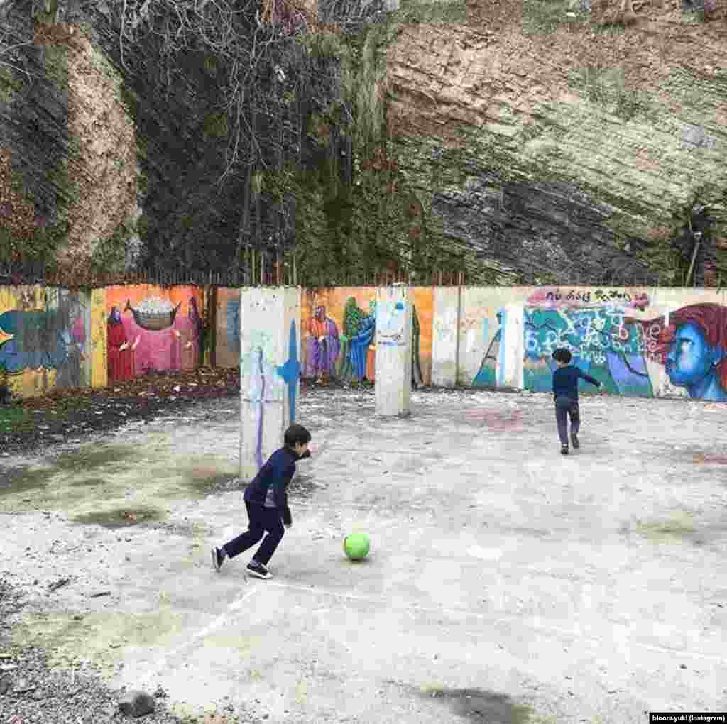 bloom.yuki-ის სხვა ფოტოები ნახეთ მის ინსტაგრამის არხზე.