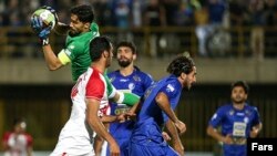 استقلال تهران موفق شد با نتیجه سه بر یک گل ریحان البرز را حذف کند.