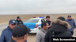 Полиция на месте проведения антикитайской области в Алматинской области, 13 ноября 2025 года