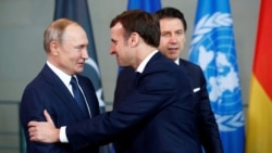 Makron (sağ) və Putin, berlin, arxiv foto
