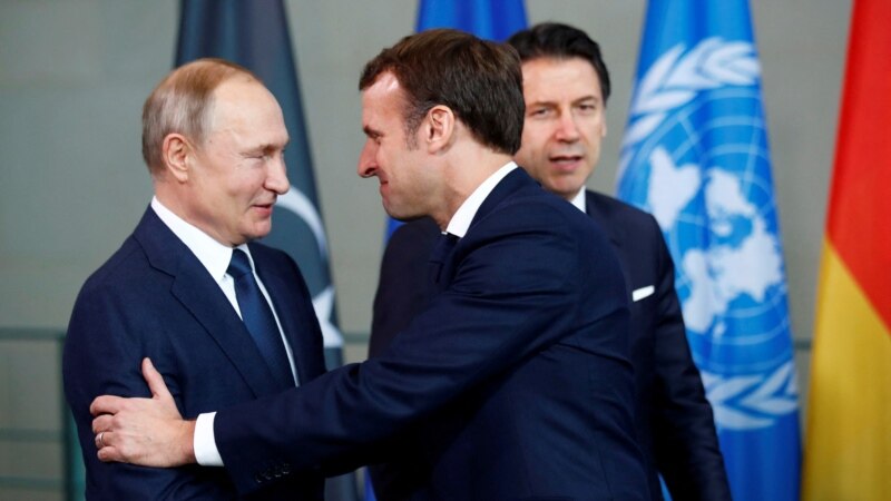 Macron îi spune lui Putin să îndepărteze armele din zona centralei nucleare Zaporojie