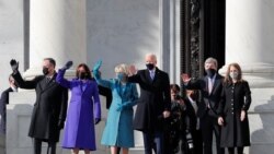 Presidenti i zgjedhur, Joe Biden; gruaja e tij, Jill Biden; nënpresidentja e zgjedhur, Kamala Harris; burri i saj, Doug Emhoff; senatori amerikan, Roy Blunt, dhe gruaja e tij, Abigail Blunt.