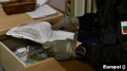 Bugarska policija je, prema navodima Europola, u akciji zaplenila administrativne dokumente, dokumente o registraciji vozila, knjigovodstvene beleške i drugu evidenciju.