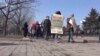 В Бишкеке прошел мирный марш за права женщин
