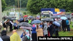 Kamion sa posmrtnim ostacima žrtava genocida stigao u Potočare