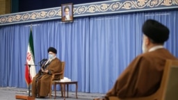 ابراهیم رئیسی در دیدار شورای عالی هماهنگی اقتصادی با رهبر جمهوری اسلامی در آذرماه ۹۹