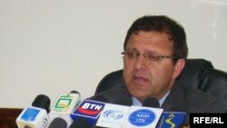 د افغانستان د مالیې وزیر عمر زاخیلوال