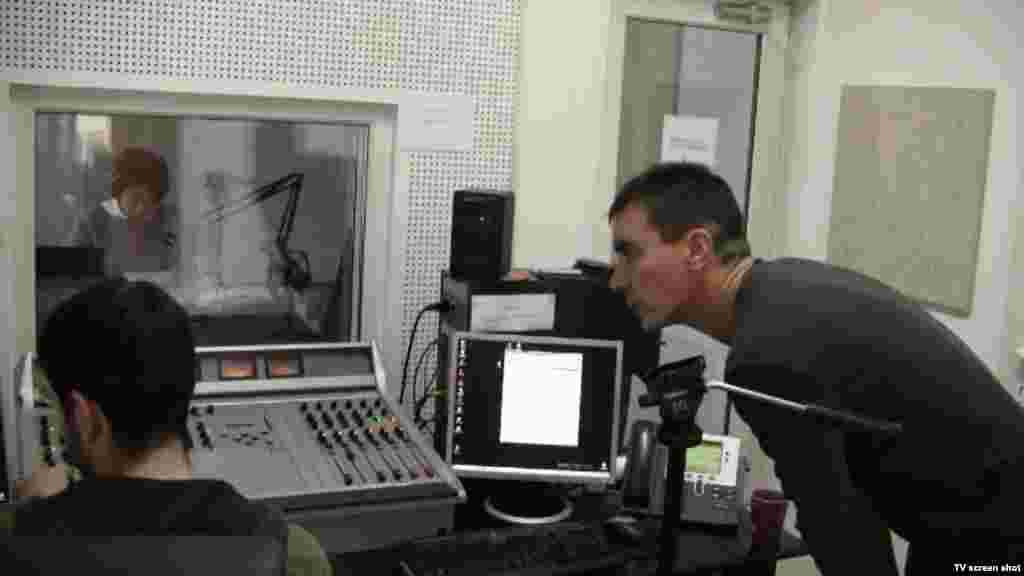 Šef beogradskog dopisništva Slobodan Kostić i producent Andreja Backović, Beograd, 2013. 