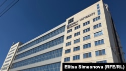  Сградата, в която се намира Европейският политехнически университет 