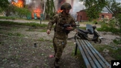 Украинский полицейский в Волчанске, 11 мая 2024 года