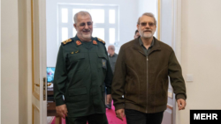 علی لاریجانی و محمد پاکپور، فرمانده کل سپاه، ۴ بهمن ۱۴۰۴