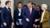 دیدار سه جانبه اورسولا فون در لاین، رئیس کمیسیون اتحادیه اروپا، شی جین پینگ، رئیس‌جمهور چین و امانوئل مکرون، رئیس‌جمهور فرانسه