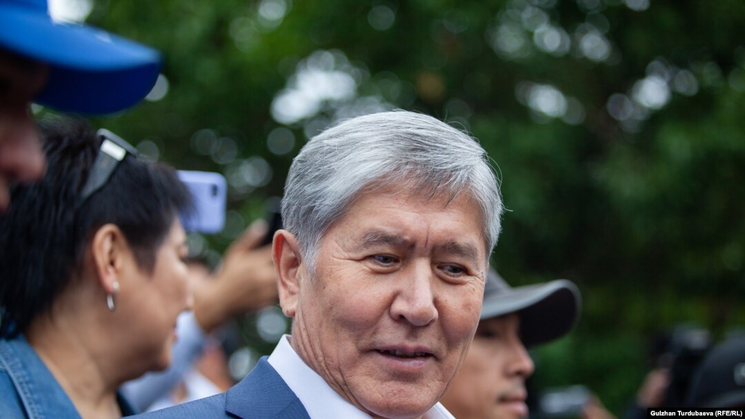 Алмазбек Атамбаев.