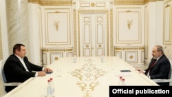 Armenia - Prime Minister Nikol Pashinian meets Gagik Tsarukian, March 18, 2021.