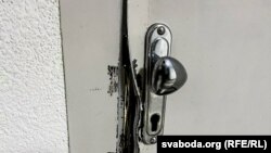 Зламаныя дзьверы ў менскай рэдакцыі Радыё Свабода, 16 ліпеня