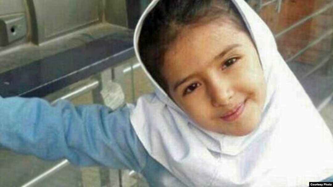 آتنا اصلانی ۲۸ خرداد ۱۳۹۶، به قتل رسید و جسد وی ۲۰ روز بعد در پارکینگ مغازه قاتل پیدا شد