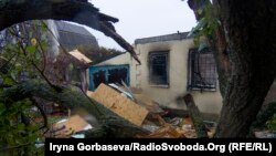 Зруйнована будівля в Водяному, 13 жовтня 2016 року 