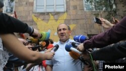 Armenia - Nikol Pashinian, an opposition mayoral candidate, speaks to reporters outside a polling station in Yerevan, 14May2017.