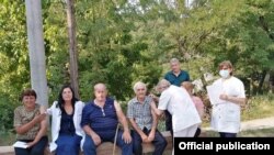 Вакцинација во рурални средини. Илустрација.