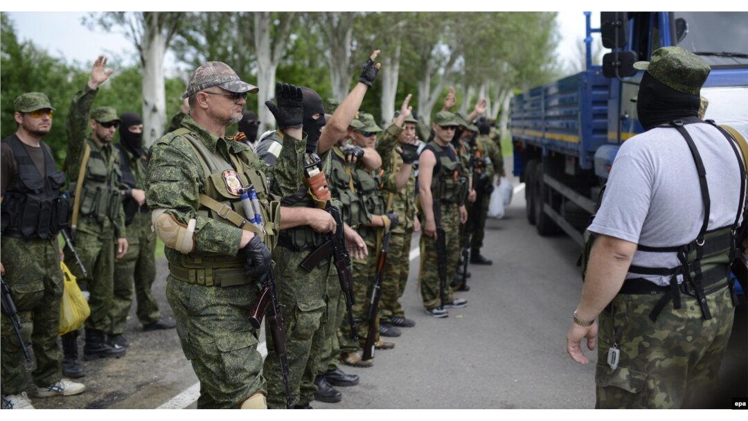 Gunfire, Blasts As Donetsk Airport Becomes Scene Of Heavy Fighting