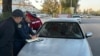 Кыргызстандагы автомектептердин бирин текшерүү учуру.