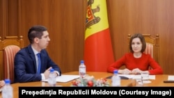 Maia Sandu, asistată de ministrul de Externe, Mihai Popșoi, a avut o videoconferință cu ambasadorii R. Moldova, la care a trasat principalele obiective ale politicii externe a țării pentru anul viitor, 21 decembrie 2024.