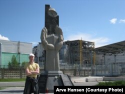 У траўні 2010 году ў часе наведваньня Чарнобыльскай АЭС. Фота з асабістага архіву