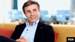 Почему именно сейчас было заявлено, что премьер-министр готов вложить личные средства в строительство?