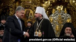 Президент Украины Пётр Порошенко и новый митрополит Киевский Епифаний