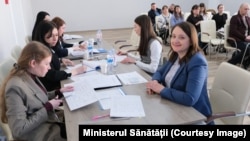 În ianuarie 2026, 181 de absolvenți ai programelor de rezidențiat au fost repartizați în câmpul de muncă. Imagine de la procesul de repartizare. 
