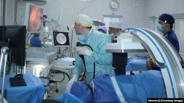 Даҳ кӯдаки тоҷикро барои ҷарроҳии дил ба Чин мебаранд