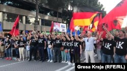 Фотографија од еден од последните протести на албанската опозиција во Тирана.