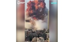 Мощный взрыв в Бейруте в районе порта