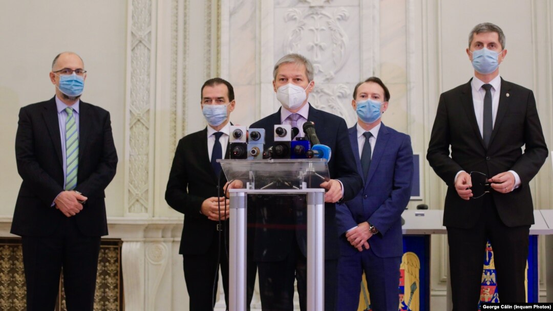 Liderii coaliției de la guvernare, Dan Barna, Dacian Cioloș, Ludovic Orban, Kelemen Hunor și premierul Florin Cîțu.