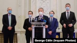 Liderii coaliției de la guvernare, Dan Barna, Dacian Cioloș, Ludovic Orban, Kelemen Hunor și premierul Florin Cîțu.