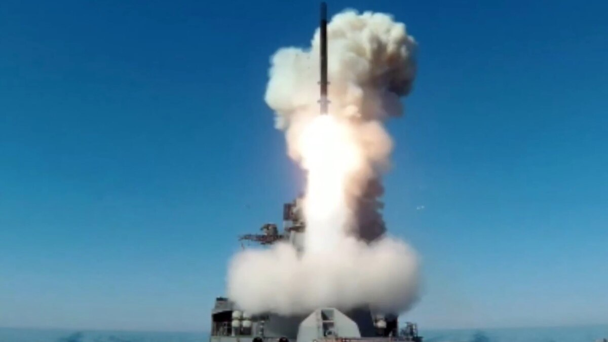 Росія тримає в Чорному морі чотири ракетоносії з 22 «Калібрами»