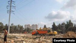 Azerbaijan -- Transfer of graves from Narimanov cemetery in Baku, Sep2007