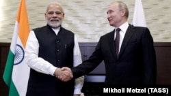 Russian President Vladimir Putin and Indian Prime Minister Narendra Modi in Sochi on May 21