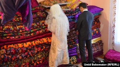 ретінде кесілген шәует Сақинадағы порно видео