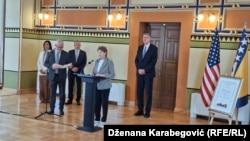 Senatorja amerikane Jeanne Shaheen flet pas pranimit të çmimit "Qytetare Nderi e Qytetit të Sarajevës", më 7 tetor 2026.
